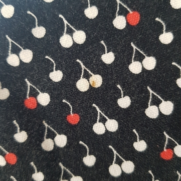 Banana Republic Hampton Fit Cherry Print Shorts - Picture 11 of 11